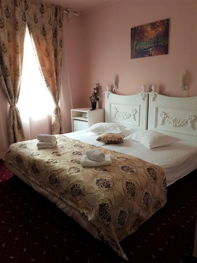 Hotel Darosy Арад Екстер'єр фото